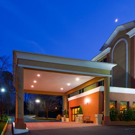 Holiday Inn Express Fairfax-Arlington Boulevard By Ihg Exterior foto
