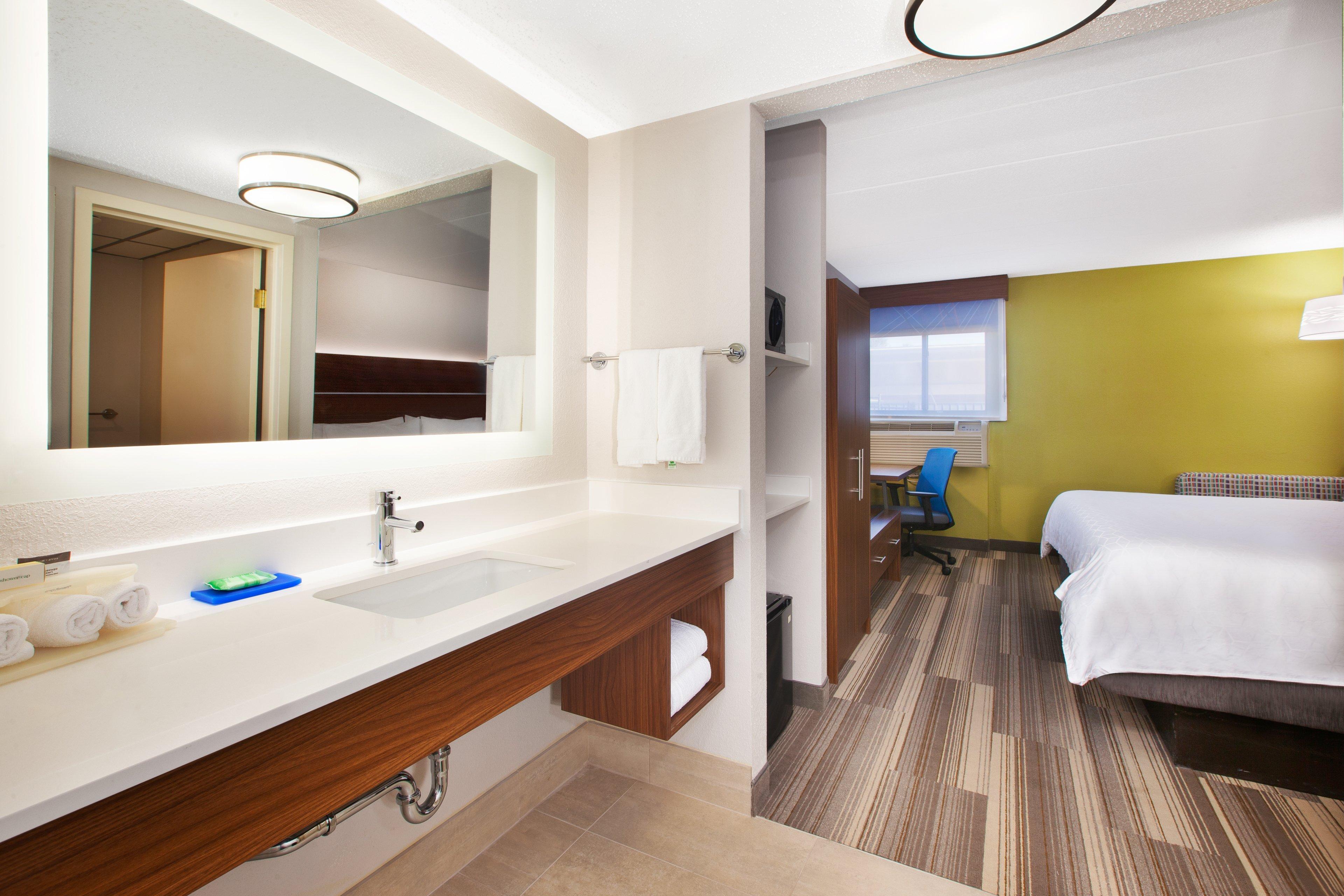 Holiday Inn Express Fairfax-Arlington Boulevard By Ihg Exterior foto