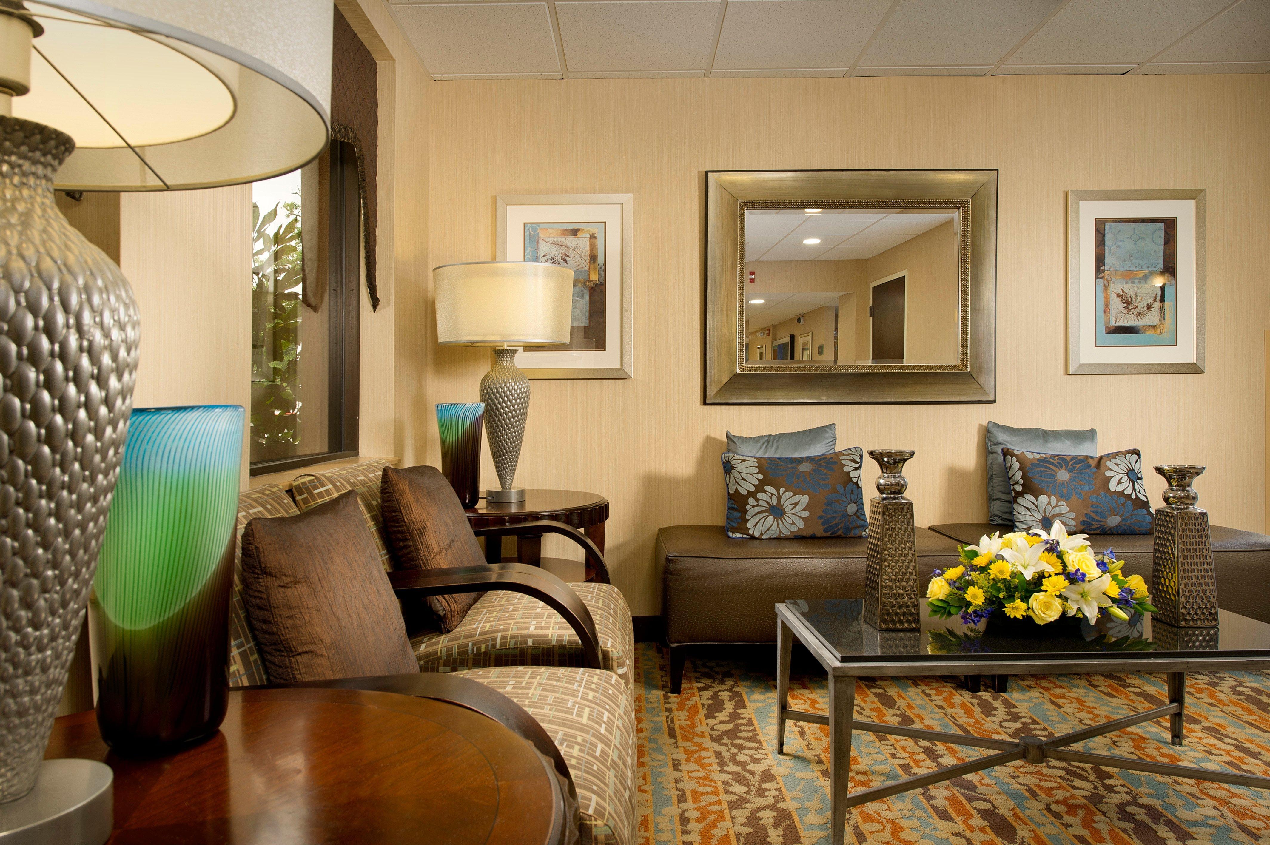 Holiday Inn Express Fairfax-Arlington Boulevard By Ihg Exterior foto